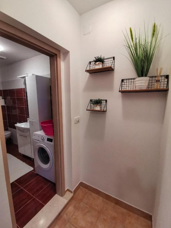 Apartments Plejic Seget Vranjica Exterior foto