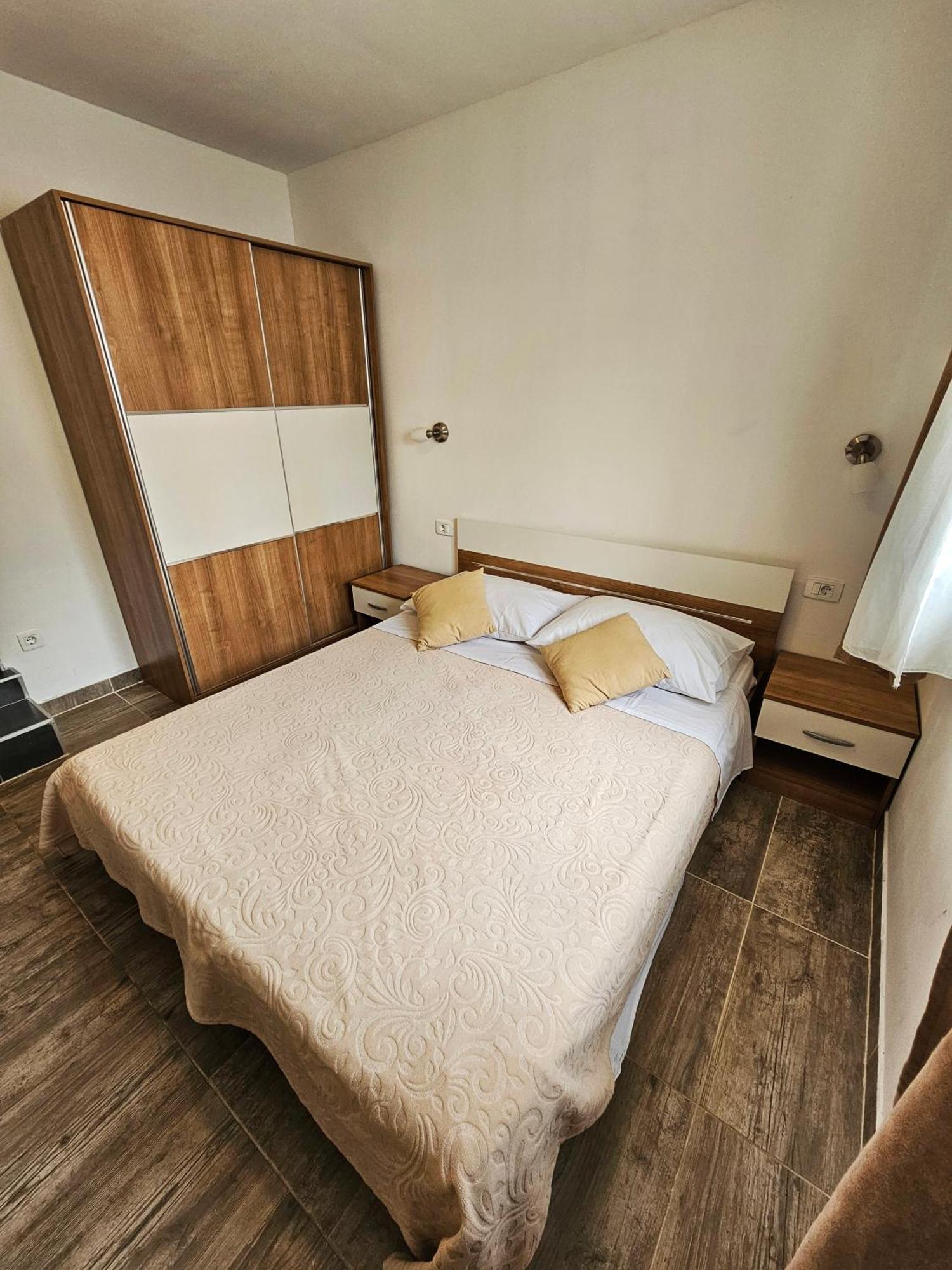 Apartments Plejic Seget Vranjica Exterior foto