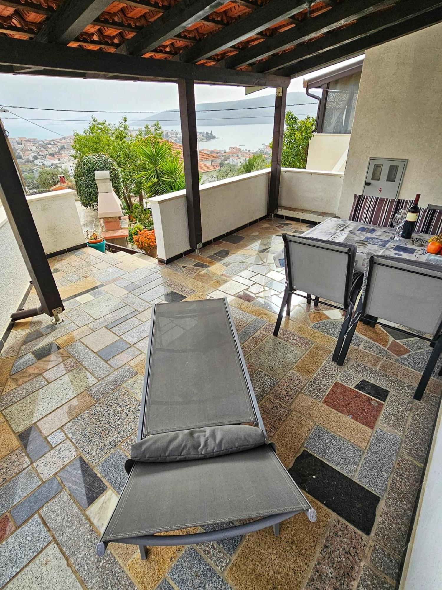 Apartments Plejic Seget Vranjica Exterior foto