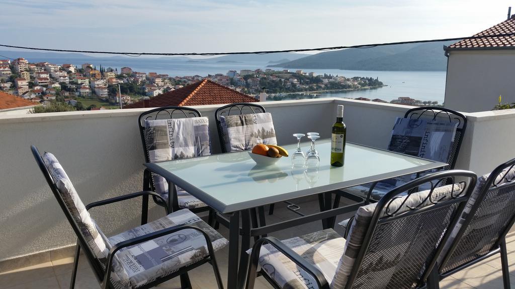 Apartments Plejic Seget Vranjica Exterior foto